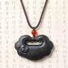 Colgante de Incienso Natural Estilo Antiguo con Diseño Tallado a Mano, Adecuado para Llevar en el Cuello, Disponible para Venta al por Mayor
