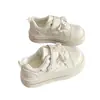 Zapatos de plataforma gruesa para aumentar la altura para personas bajitas, zapatillas nuevas de primavera 2026, zapatos blancos, mocasines de velcro para estudiantes