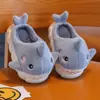 Novas pantufas de algodão infantis para outono e inverno para meninos e meninas, pantufas infantis de desenho animado de tubarão para casa, pantufas de algodão para bebês