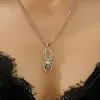 Colar de Halloween para Mulheres Teia de Aranha Escura Aranha Caveira Mão Fantasma Pingente Corrente para Clavícula Joias Transfronteiriças Europeias e Americanas