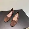 Zapatos de tacón oculto de 4 cm con lazo francés suave para mujer, color rojo, nuevo estilo Primavera/Otoño 2025, mocasines estilo vespertino