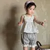 Conjunto Floral Moderno com Suspensório para Bebês e Crianças Pequenas, Novo Estilo Verão 2026, Conjunto de Duas Peças Doce e Descolado com Colete e Shorts para Bebês Meninas