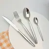 Nuevo juego de cubiertos de acero inoxidable con mango de punta de Amazon de 18/24 piezas para uso doméstico, juego de cuchillo para bistec, tenedor y cuchara de color dorado