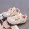 Sapatos Estilo Alemão para Meninas Tênis de Board Infantil Sapatos Casuais Versáteis de Solado Macio para Meninas Sapatos Infantis Estilosos Novos Primavera e Outono 2026