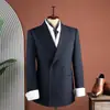 O terno masculino de duas peças com lapela entalhada é adequado para casamentos, festas, eventos de jantar, bailes de formatura e apresentações de palco.