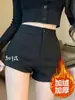 Pantalones Casuales Gruesos Calientes Forrados de Polar Estilo Chica Caliente Americana para Mujer 2025 Nuevos Shorts Ajustados de Cintura Alta Otoño e Invierno