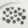 Acessórios de Nail Art em Liga Desenho Animado Urso Rosto Sorridente Coração Torto Diamante Textura Tridimensional Retrô Decoração de Unha Fabricante Entrega Direta