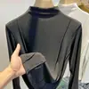Camiseta Feminina Manga Longa de Veludo com Gola Semi-alta 2024 Outono e Inverno Nova Chic Camisa Base Interna Top Roupa Feminina