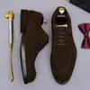 Novos Sapatos de Couro Derby Camurça Estilo Britânico Couro Nobuck Commute Casual de Negócios Couro Genuíno Fosco Botas de Trabalho Sapatos Masculinos