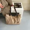 Bolsa retro de camurça grande capacidade para mulheres, nova bolsa de ombro casual outono/inverno 2026, bolsa tote de estilo coreano para o dia a dia