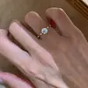Mismo Diseño que Xiaohongshu, Anillo Galaxia Deslumbrante para Mujer, Diseño de Nicho de Lujo Ligero, Nuevo Anillo de Gama Alta, Versátil