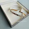Pulsera Baojia Flor de Fritilaria Blanca para Mujer con Diamantes, Estilo de Nicho, Chapado en Oro Rosa de 18 Quilates, Gypsophila, Hueso de Serpiente de Lujo Ligero de Gama Alta