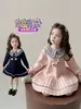 Vestido Suéter de Malha Azul Marinho com Gola College para Meninas, Novo Vestido Princesa Plissado de Manga Longa Infantil Outono/Inverno 2026