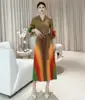 Vestido Longo Feminino Plissado Europeu e Americano Africano Transfronteiriço Plus Size com Cor Degradê, Design Moderno Plissado ao Sol, Mangas Sino Elegantes