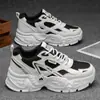 Sapatos Masculinos Outono Novo Sapatos de Malha Respirável Sapatos Masculinos da Moda Versátil de Sola Grossa com Aumento de Altura Esportivos Casuais Sapatos de Pai para Homens