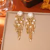 Brincos Longos com Franjas e Pérolas Estilo Europeu e Americano Cobre Banhado a Ouro 18K Luxo Acessível Brincos Elegantes de Alta Qualidade Brincos Estilo Fashion Ins