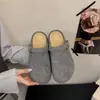 Chinelos Meio Sapatos Birkenstock de Lã Grossa com Solado Grosso Estilo Retrô para Mulheres Uso Externo Outono/Inverno 2026 Novos Sapatos de Algodão Quentes com Pelo Plus