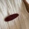Pinza Roja Peluda para el Lado del Cabello con un Toque de Moda de Alta Gama, Elegante Pinza Triángulo Bb, Versátil Pinza para Flequillo y Mechones, Accesorio para el Lado del Cabello