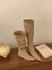 Imposto IncluídoNovas Botas Femininas de Cano Alto Outono/Inverno, Botas de Cano Alto Apontadas em Camurça Cor Merlot, Botas Franzidas Cor Cáqui