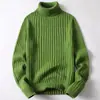 Venta al por mayor de fábrica suéter para hombre suéter de cuello largo solapa ajustada escuela secundaria una pieza suéter de terciopelo estudiante varón media cuello alto