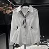 Camisa de Manga Longa com Fita de Lenço de Seda para Mulheres Outono Novo Design de Alto Padrão Elegante Camisa que Afina a Cintura Tendência de Camisa para Primavera e Outono