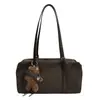 Bolso Tote de Ante Retro Gran Capacidad Versátil para Viajes Diarios Bolso de Hombro Único Elegante Hebilla de Cinturón de Diseño de Nicho Bolso de Axila