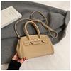 Bolsa Pequena Estilo Ocidental de Luxo Feminina 2025 Nova Primavera e Verão Versátil Bolsa Transversal Fashionável Super Popular Bolsa de Mão Exquisita