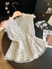 Camisa de Lunares con Mangas Volantes Pequeñas, Cuello en V, Retazos de Encaje Plisado Estilo Coreano para Mujer, Nueva, Única, Exquisita, Hermosa, de Temperamento, Top de Verano