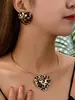 Collar y Pendientes con Colgante de Corazón con Estampado de Leopardo para Chica Dulce y Fresca Picante, Set Nuevo de Moda Europea y Americana, Collar Sencillo de Clavícula
