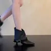 Botas Curtas de Moda Dobráveis com Salto Agulha Apontado e Fivela, Novo Estilo Outono/Inverno 2026, Botas de Cano Curto com Slip-On, Moda Europeia e Americana para Mulheres