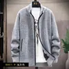 Cardigã de Malha Masculino Outono e Inverno 2026 Novo Estilo Outono e Inverno Com Forro de Lã Espessado Quente Jaqueta de Gola Alta Camada Interna