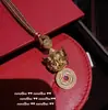 Collar antiguo de gemas con monedas antiguas, tallado en oro, valiente, nuevo collar chino de circón y corindón rojo, valiente y chapado en oro.