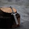 Personalidad Vikinga Odin Colgante de Espada de Moda Doble Cara Acero de Titanio Accesorios para Hombres Venta al por Mayor Decoración de Espada Dios de la Guerra Versátil