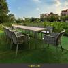 Villa con jardín al aire libre, patio, mesa y silla informales, balcón al aire libre, terraza, bar, tienda de té con leche, mesa y silla de cuerda