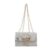 Bolsa Quadrada Pequena com Estampa de Letras Sazonal para Mulheres, Bolsa de Ombro Fashion, Simples, Casual e Versátil, Bolsa Transversal com Corrente e Fecho Retrô