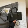 Bolso de Mano de Nicho Tendencia Estilo Coreano para Mujer 2026 Nuevo Modelo Bolso Cruzado de Lujo Ligero Bolso de Hombro de Nicho Retro de Moda Tendencia