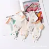 Envío Gratis Calcetines de Malla Antiolor para Niños Primavera y Verano Calcetines de Algodón Jacquard de Color Sólido Antibacterianos con Dibujos Animados Lindos para Niños y Niñas Comparables a los Precios del Mercado
