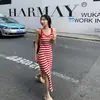 Design de Nicho Senso Vermelho Alça Listrada Vestido Feminino Verão Slim-fit Doce Estilo Spice Girl Quadril Colete Saia Longa