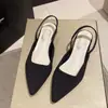 Sapatos de Salto Bloco Estilo Novo Verão-Outono 2026, Scarpins Elegantes de Bico Fino para Comércio Exterior, Sandálias Francesas de Salto Baixo com Bico Fechado para Mulheres