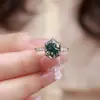 Anillo de Piedra de Musgo Verde Geométrico Único de Venta Caliente Transfronteriza de Amazon Anillo para el Dedo Índice de Plata S925 Incrustado con Ágata Acuática