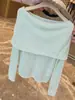 Blusa de tricô ombro a ombro feminina, novo estilo suave de outono de 2026, blusa básica macia e elegante de manga longa ombro a ombro