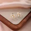 Brincos de Flor de Pérola de Zircônia de Alta Qualidade para Mulheres, Super Fada Moda Elegante, Versáteis para Roupas de Trabalho Tendência e Brincos