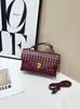 Bolso Pequeño Cuadrado Trenzado por Capas de Cuero Genuino Transfronterizo, Bolso de Mano y Bolso Cruzado de Moda Tendencia con Hebilla de Cierre de Gran Capacidad para Mujeres al por Mayor