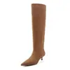 Botas Longas Cinza Elegantes Chuyuji para Mulheres 2025 Outono/Inverno Novo Estilo Bico Fino Salto Agulha Botas Retas Casuais para Mulheres