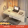 Un imprescindible para los dormitorios universitarios: un escritorio para portátil que se puede colgar del techo o colocar en una litera, un escritorio plegable y conveniente para usar en la cama