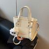 Bolso de Cubo Individual Exterior de Moda para Mujer 2024 Nuevo Otoño e Invierno Diseño Nicho Bolso de Hombro Bolso Pequeño de Alta Gama