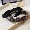 Otoño e Invierno Nuevo Diadema Simple de Terciopelo a Cuadros con Torcido Elegante Combinable Diadema para la Parte Superior Craneal Alta Accesorios para el Cabello Sombrerería para Mujer