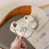 Zapatillas Deportivas para Niños, Zapatillas de Primavera y Otoño para Niños y Niñas, Zapatos Antideslizantes de Suela Blanda para Entrenamiento Moral de Bebés, Velcro, Zapatos Blancos Versátiles