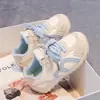 Zapatillas Deportivas Infantiles 2026 Otoño Nuevo Estilo Unisex Moda Antideslizantes Zapatos de Entrenamiento Alemanes Suela Suave Ligeros Casuales Zapatos Forrest Gump