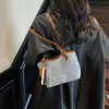 Bolsa Tote para Faculdade com Alça de Ombro para Mulheres, Nova Tendência da Moda Outono, Versátil, Design de Nicho 2025